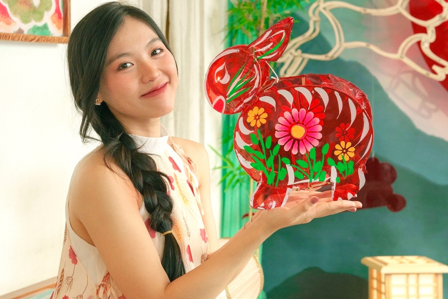 Hoa 'nang tho' tai loat quan ca phe trang tri Trung thu o TP.HCM hinh anh