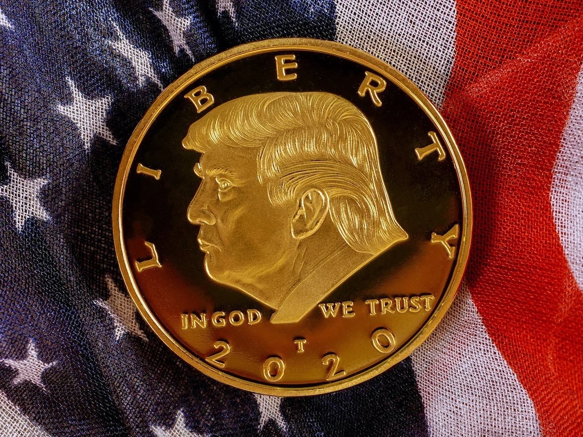 Gia dinh Trump canh bao dong TrumpCoin hinh anh