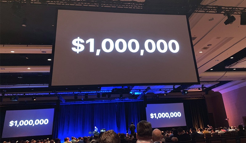 hack,  hacker,  lo hong bao mat,  Apple,  Macbook,  camera anh 2