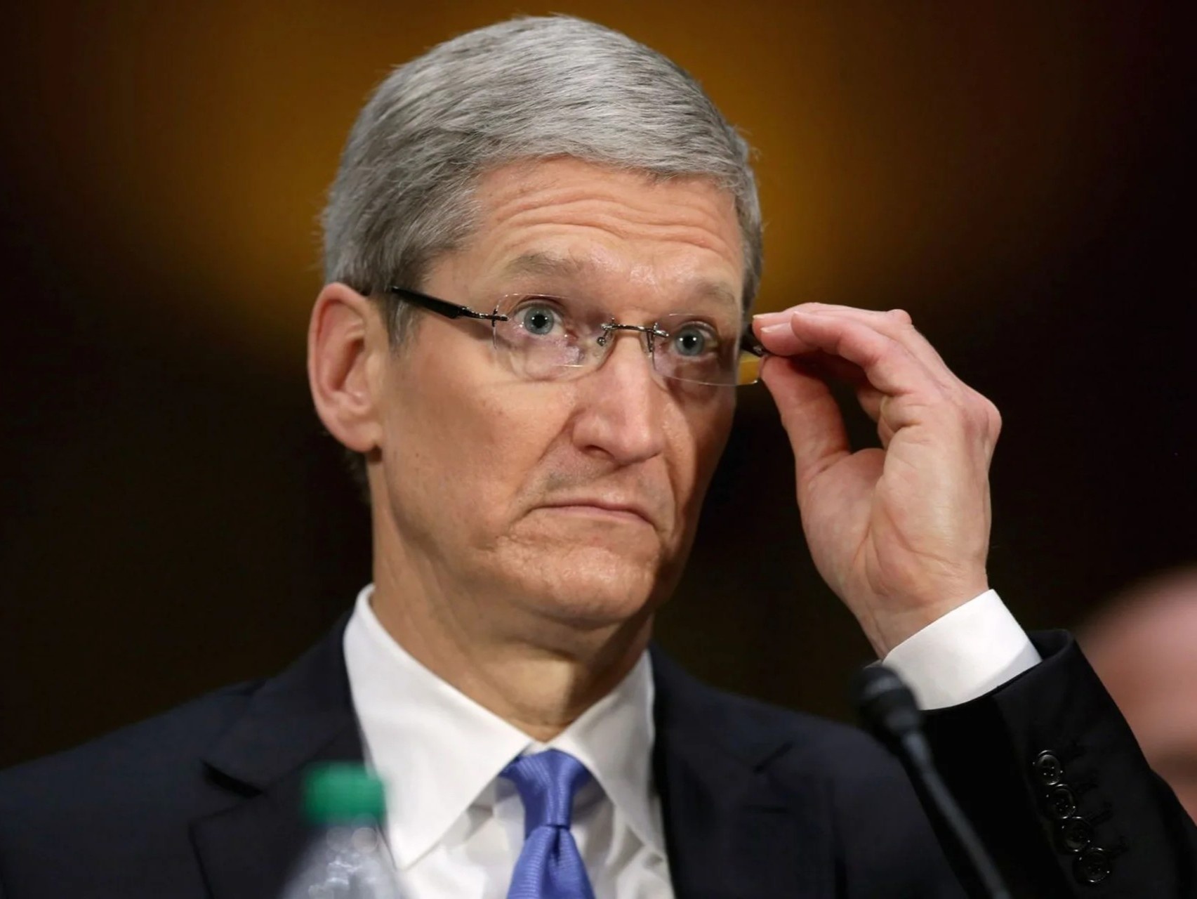 Ukraine muon Apple chan nguoi Nga tren App Store hinh anh