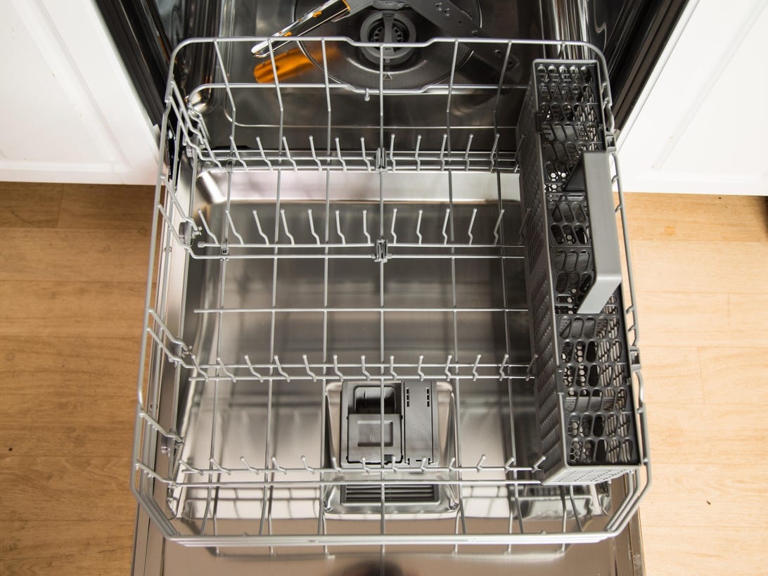 Khong nen trang nuoc truoc khi dung may rua chen anh 3