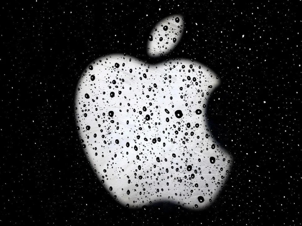 Mang dich vu Apple sap, nhan vien phai lay giay but viet hoa don hinh anh