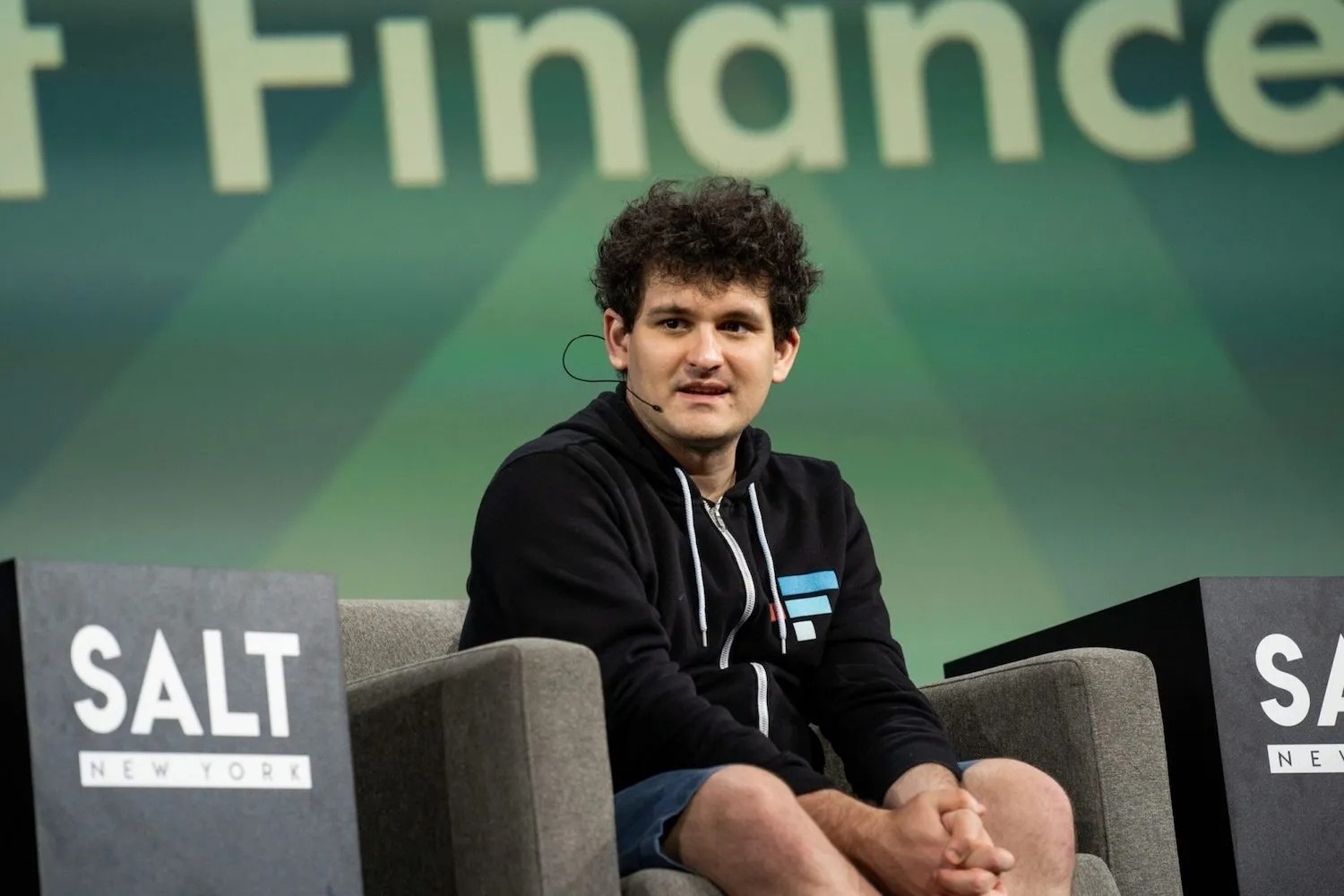 CEO cua FTX kiem tien de cho doi anh 1