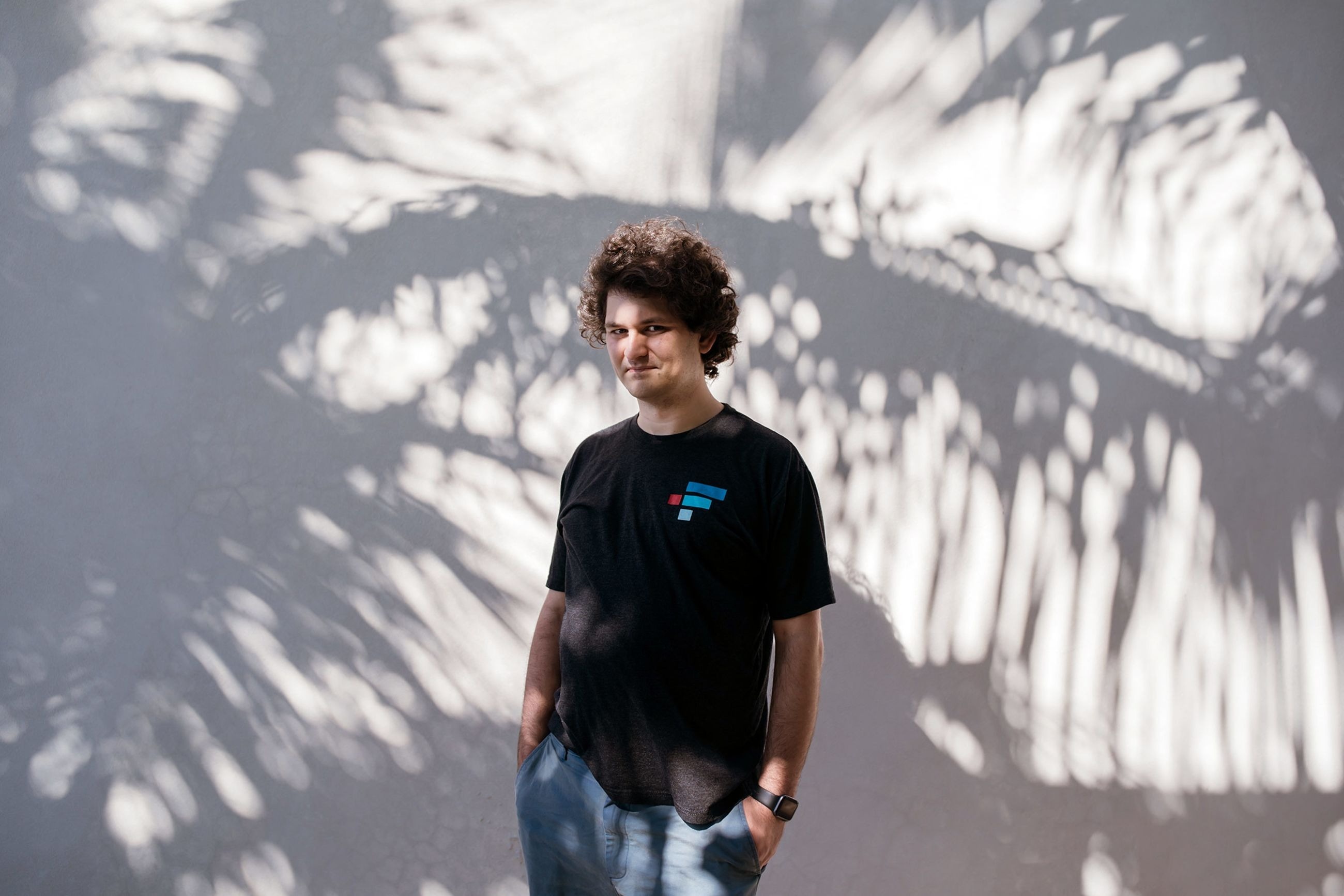 CEO cua FTX kiem tien de cho doi anh 3