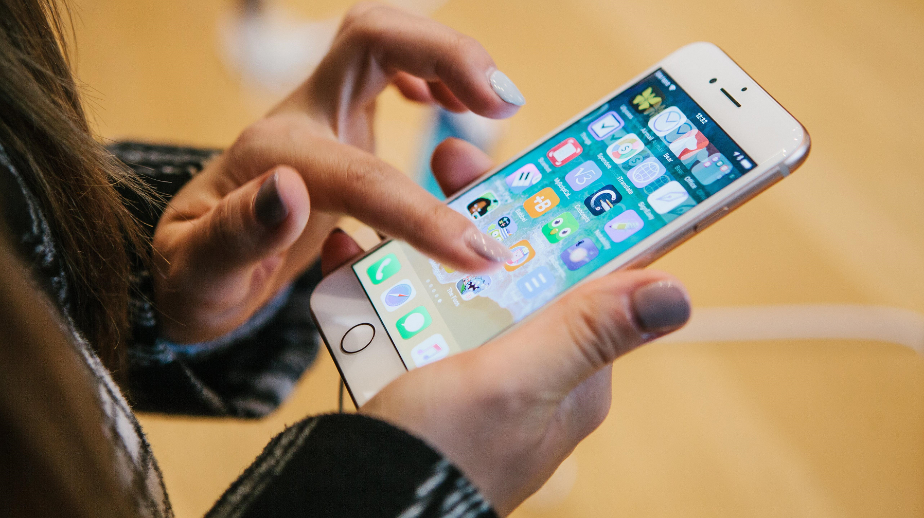 Nhung tinh nang an huu dung tren iOS hinh anh