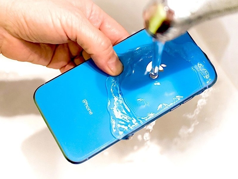 Lam sao rua dien thoai sach se nhat? hinh anh