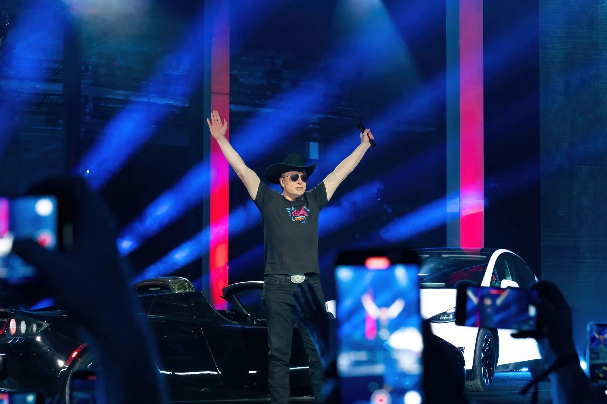 Loi nhuan Tesla ky luc anh 1