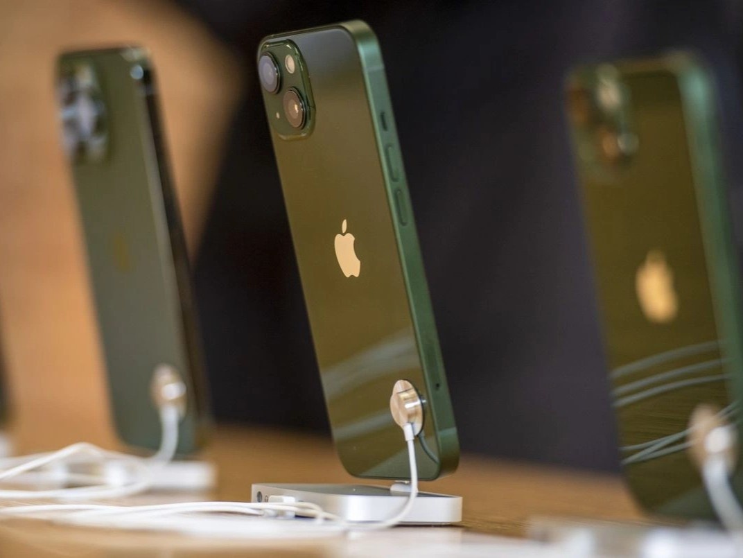 Apple co the tang gia iPhone hinh anh