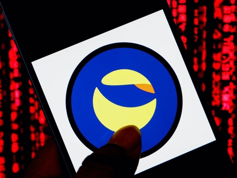 Nhieu nha dau tu Han Quoc van ru nhau ‘bat day’ LUNA hinh anh