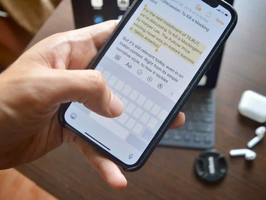 Cach bien ban phim tren iPhone thanh trackpad hinh anh