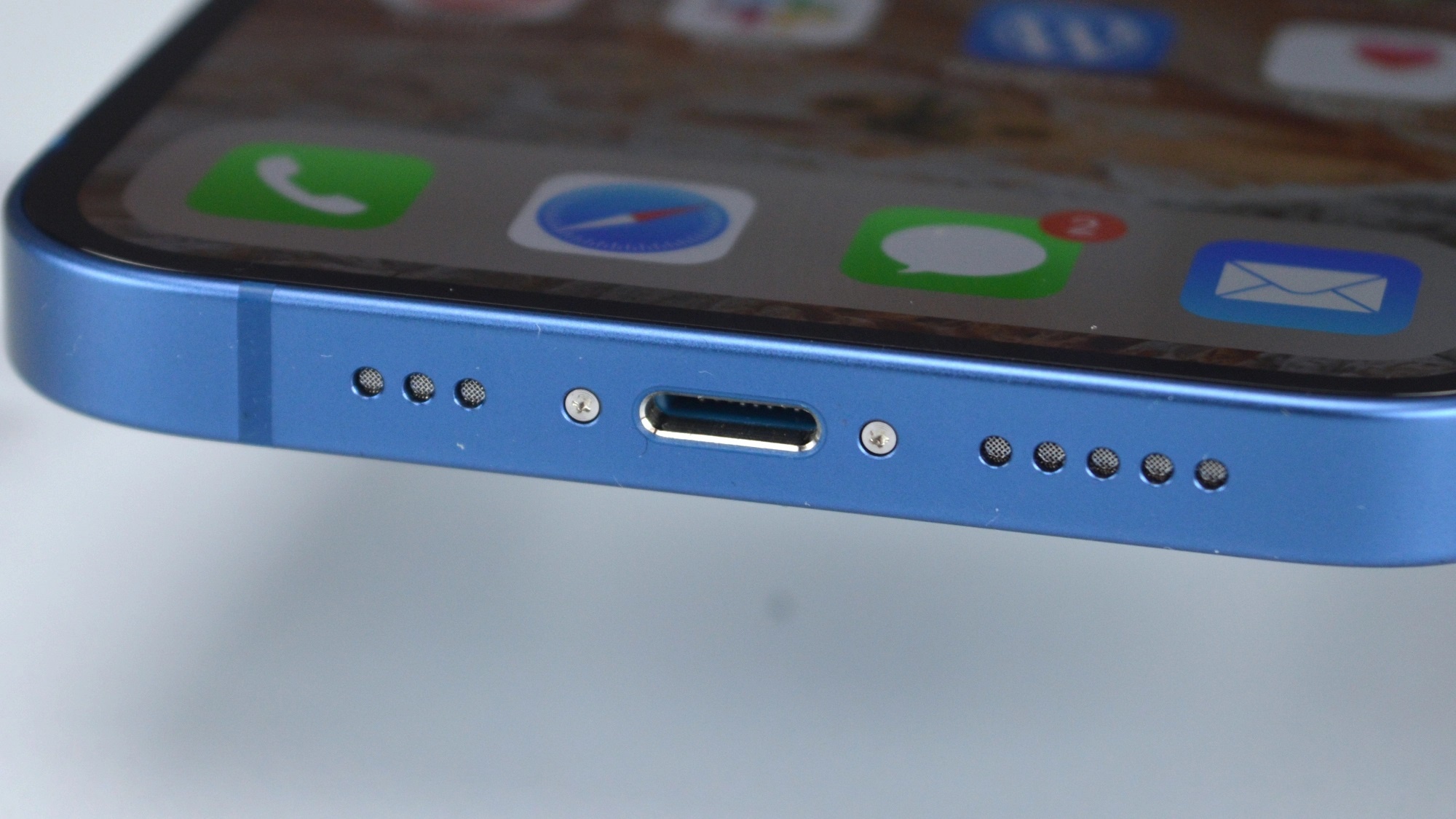 iPhone 15 se chuyen sang cong USB-C anh 2