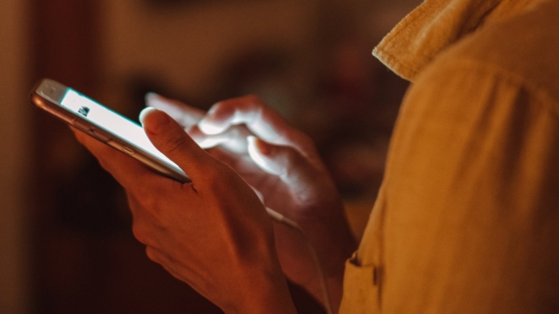 Mat tri nho vi dung smartphone anh 2