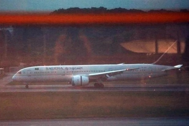 Chuyen bay bo tron cua tong thong Sri Lanka bi theo doi the nao hinh anh