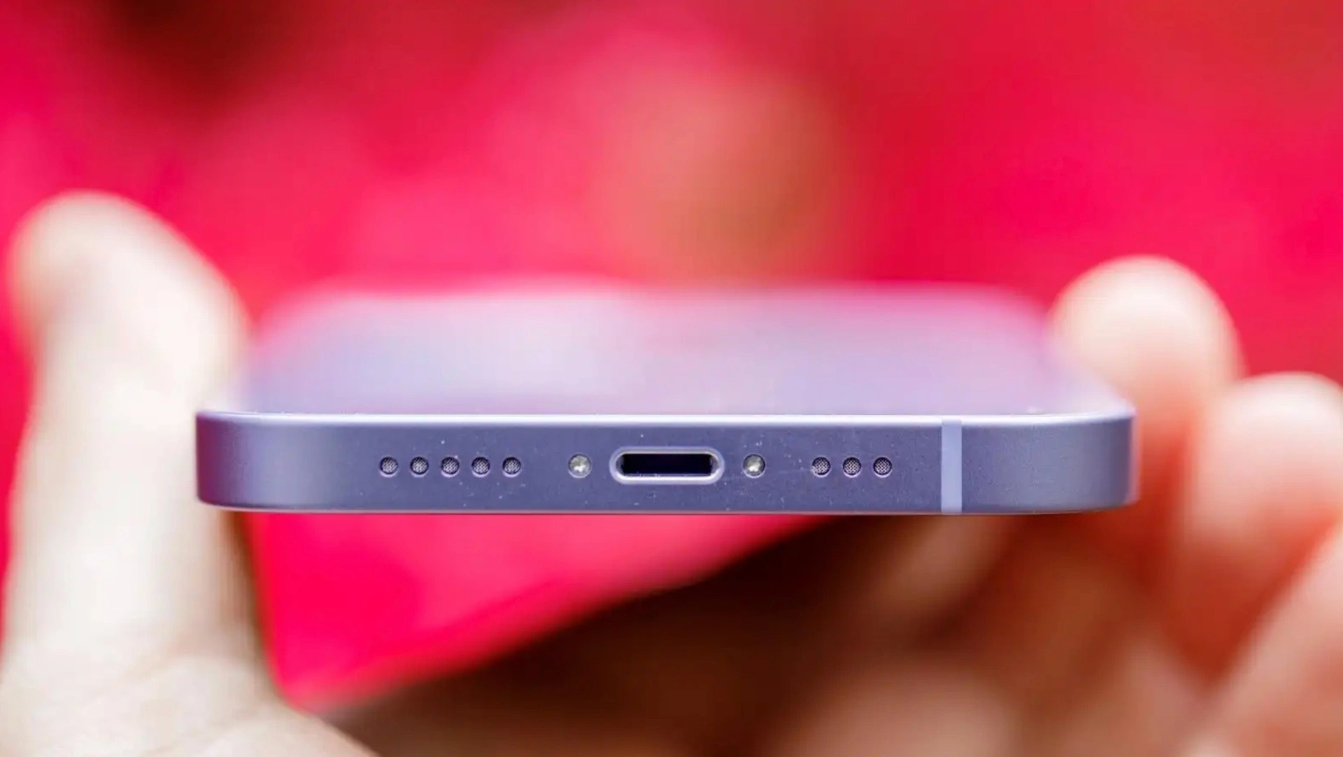 Ve sinh loa iPhone tai nha anh 1