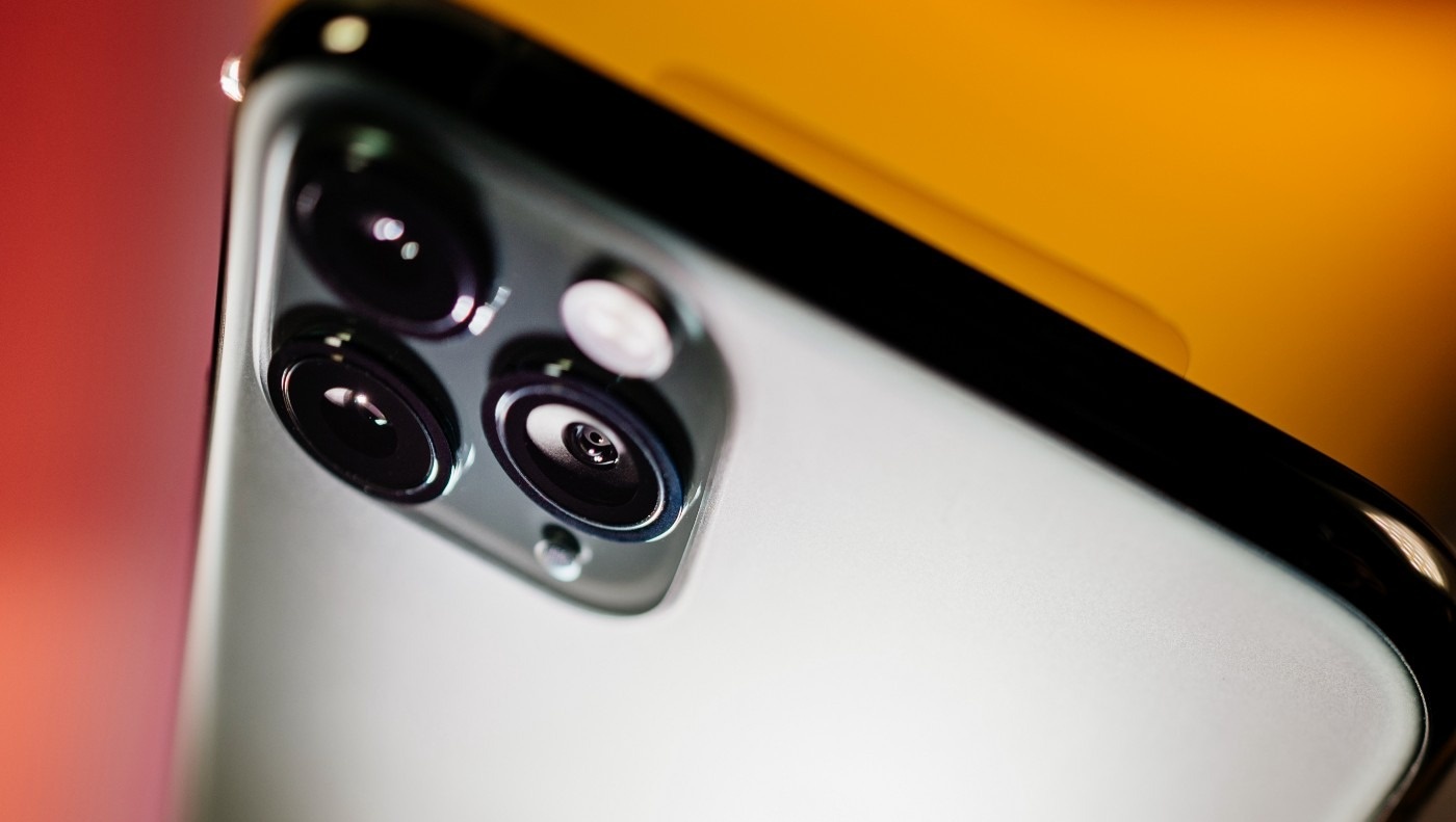 iPhone ngay cang dat do hinh anh