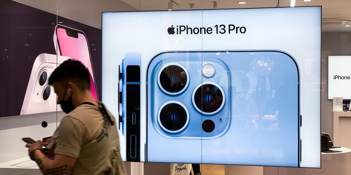 Khong mua smartphone anh 1