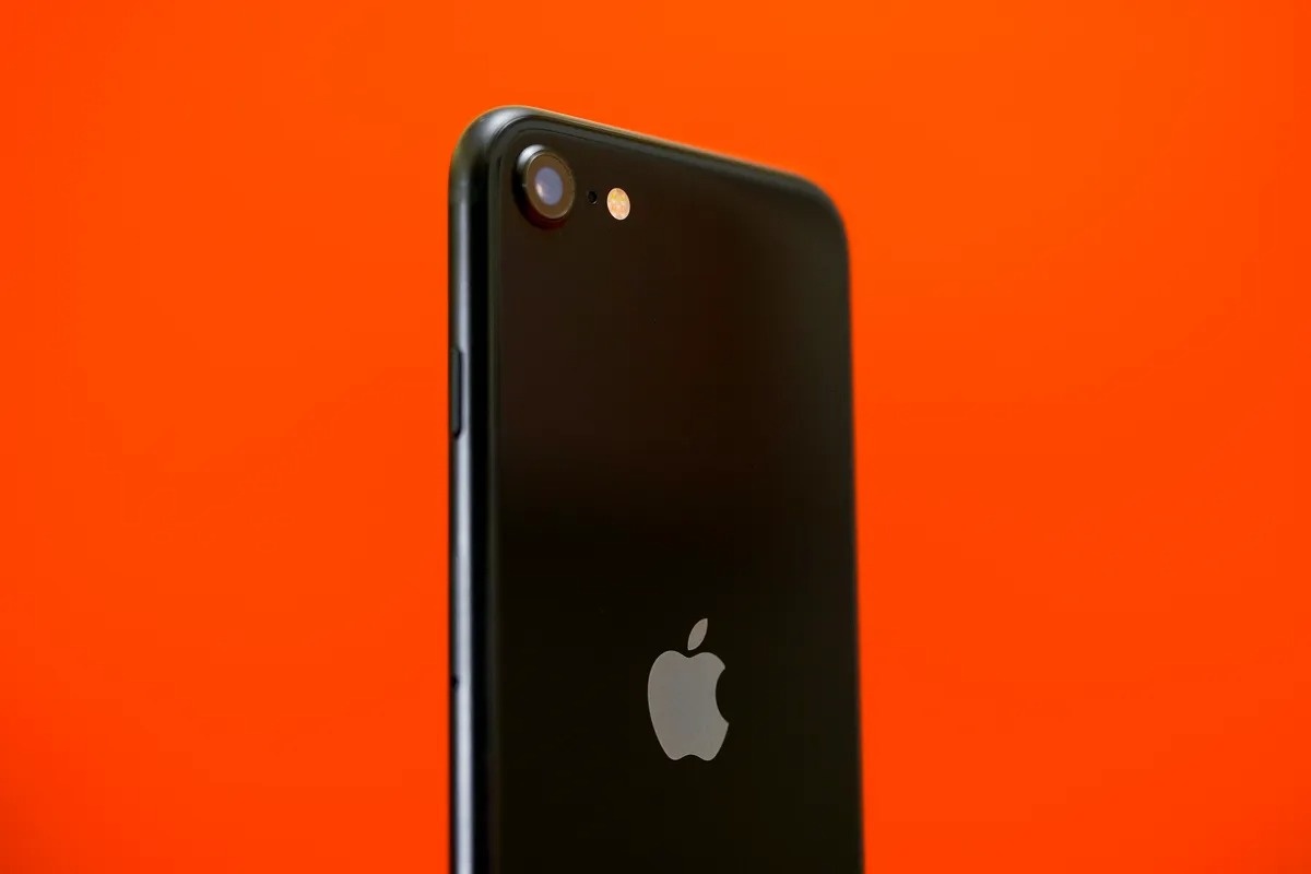 Sai lam cua Apple tren iPhone SE hinh anh