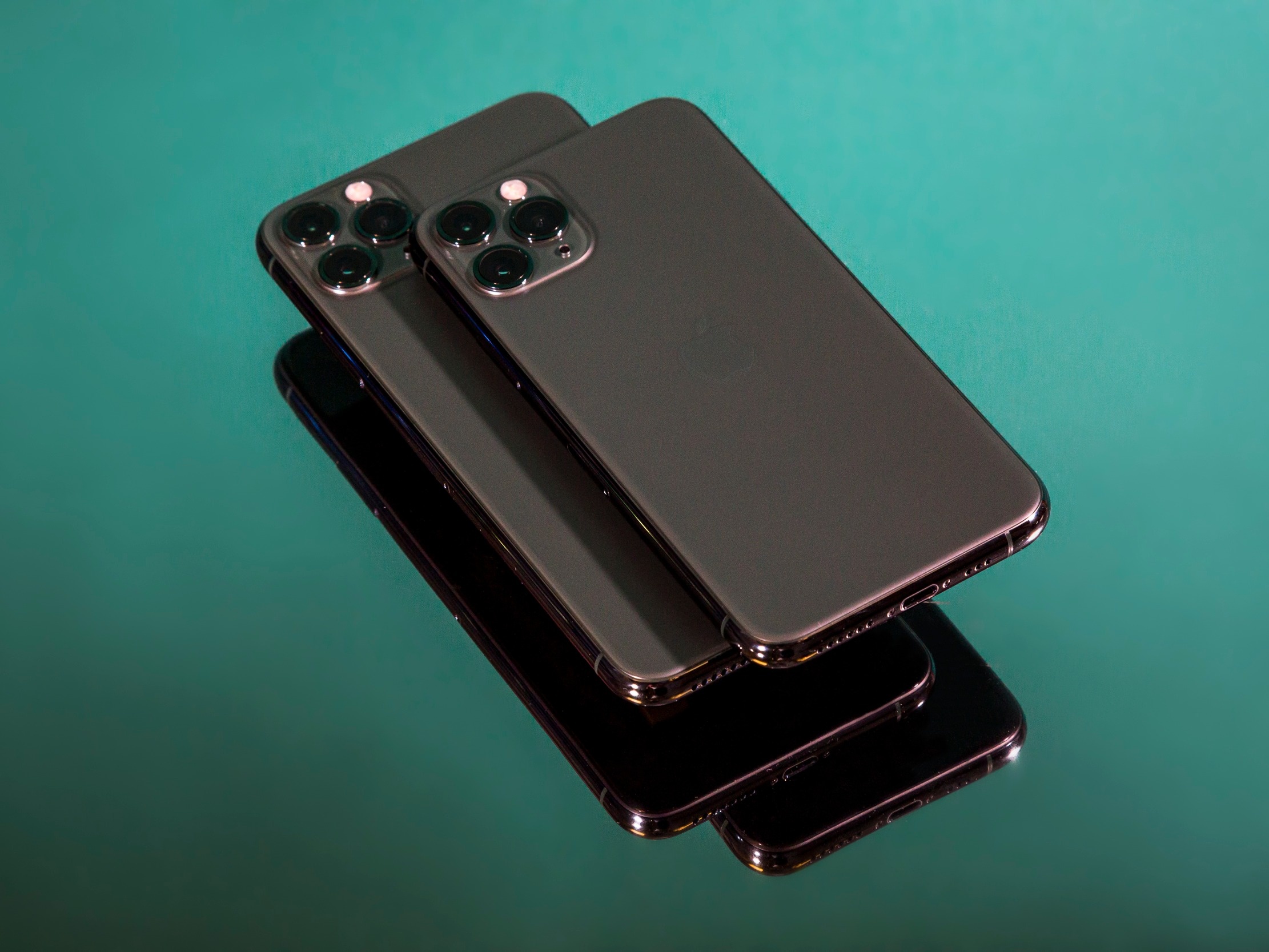 Loi the cua iPhone so voi smartphone Android cao cap hinh anh