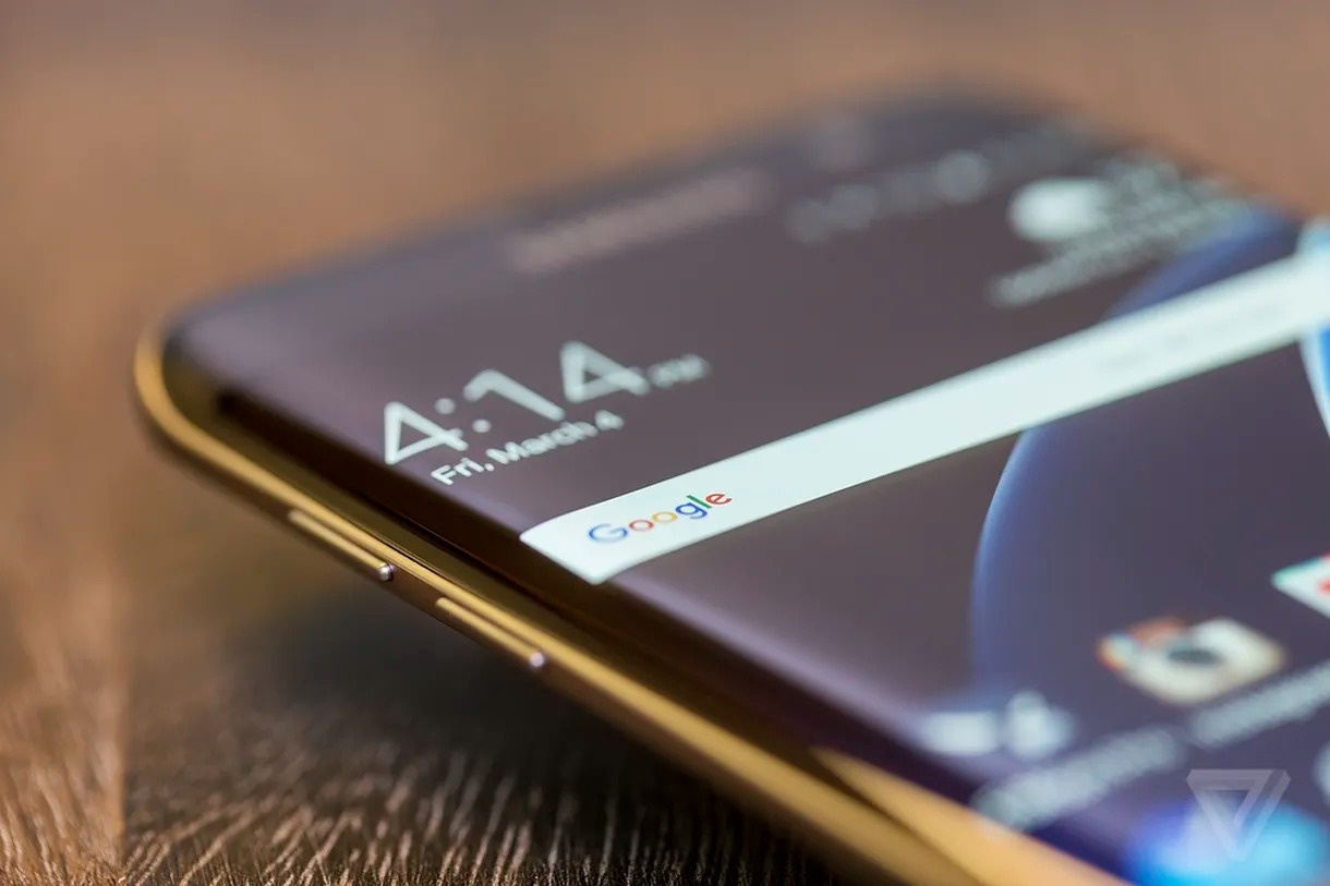 iPhone man hinh cong anh 2