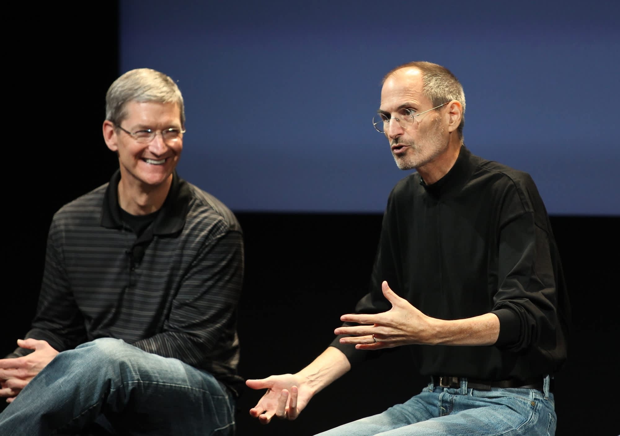 Bat dong lon giua Tim Cook va Steve Jobs hinh anh