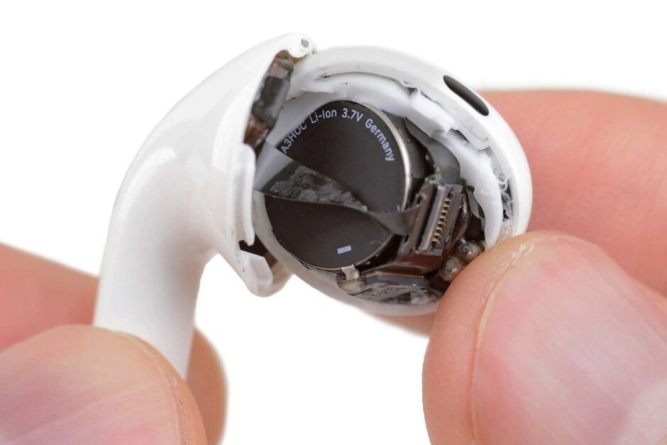 Tai nghe moi cua Apple gap loi la hinh anh