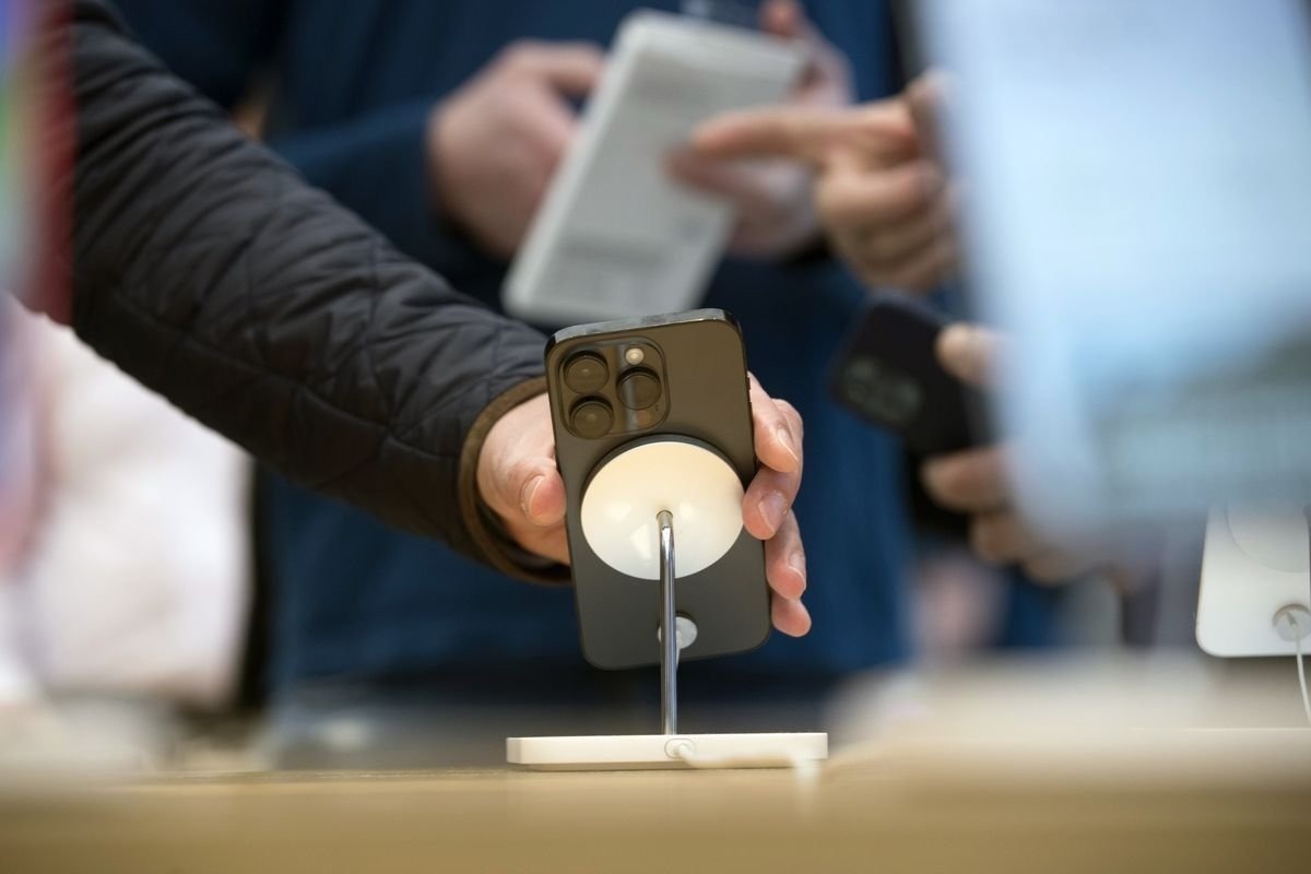 iPhone 14 hut hoi o Trung Quoc hinh anh