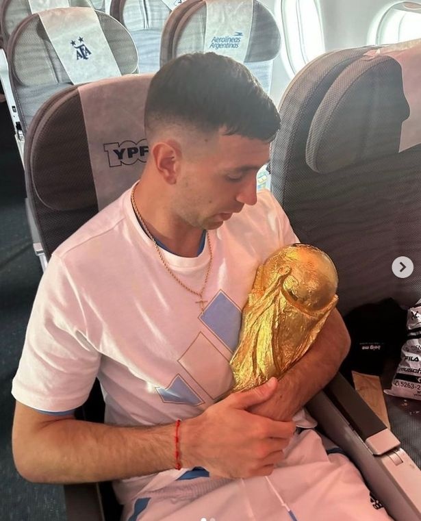 Chuyến bay đưa Messi về ảnh 3 Chuyen bay dua Messi ve anh 3