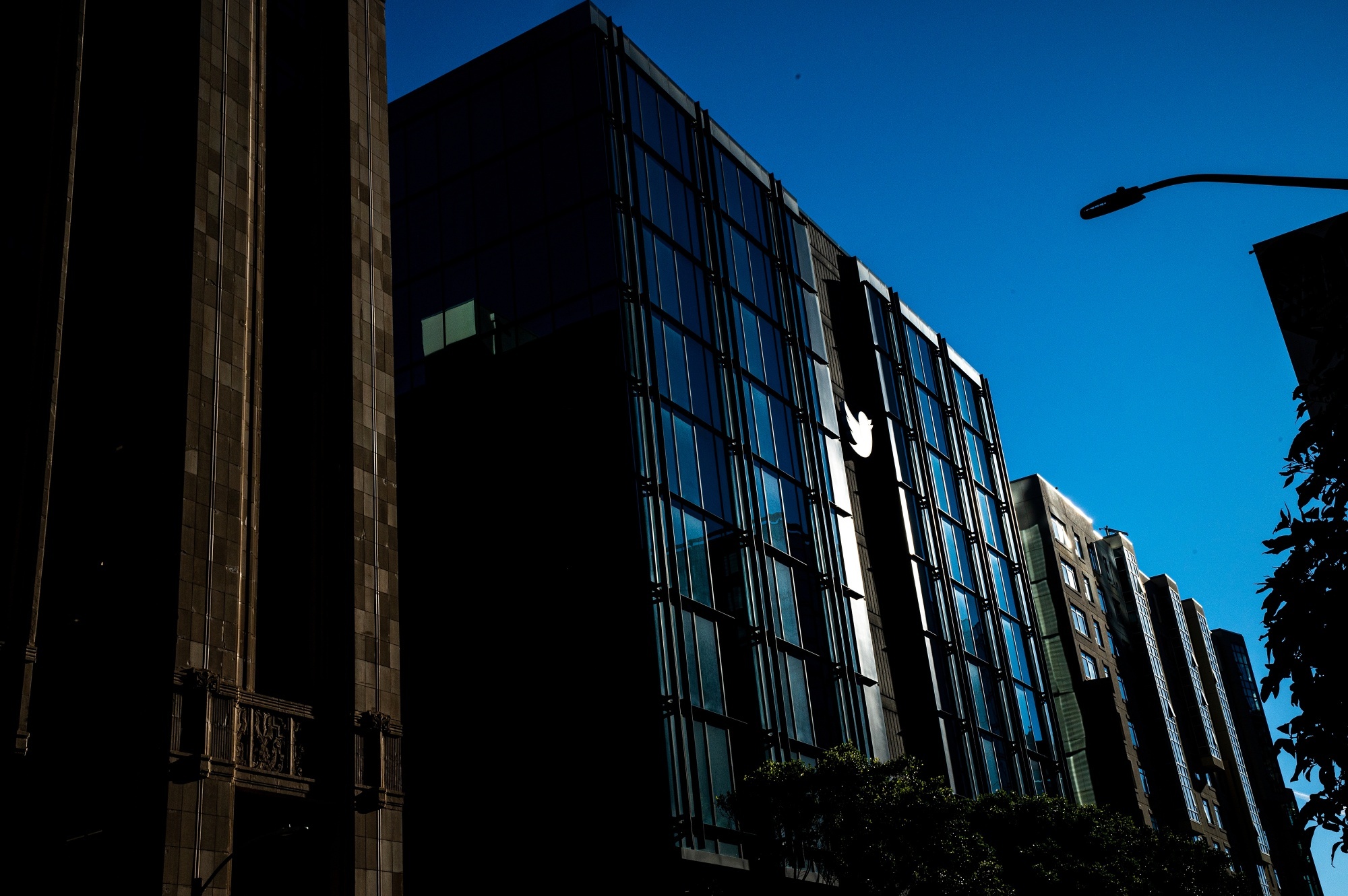 Twitter no tien anh 1