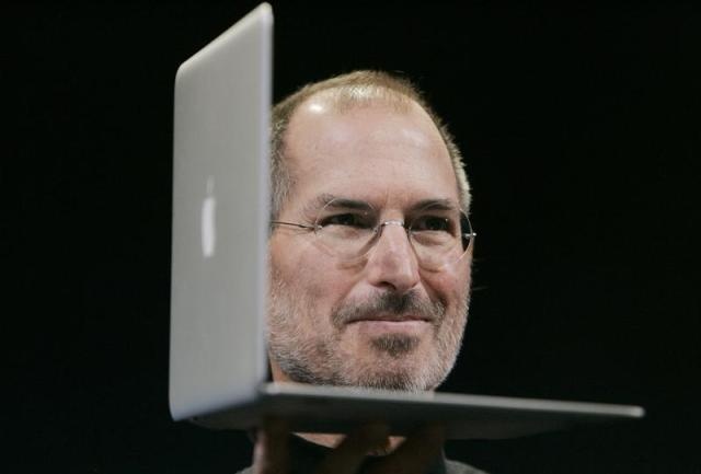 Ngay nay 15 nam truoc, Steve Jobs da thay doi tuong lai cua laptop hinh anh