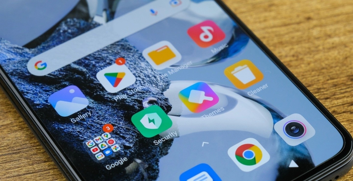 Dien thoai Trung Quoc am tham theo doi nguoi dung hinh anh