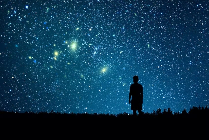 Ly do chung ta ngay cang kho ngam sao tren troi hinh anh