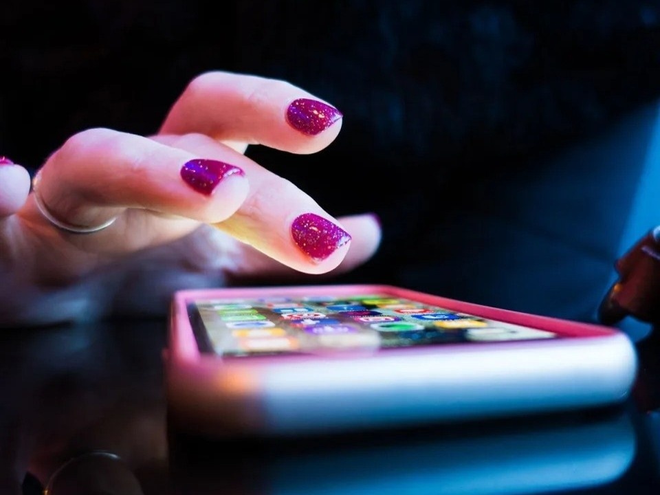 Meo tang toc iPhone cu hinh anh