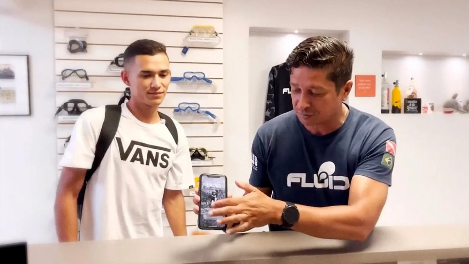 iPhone 11 chet duoi anh 1