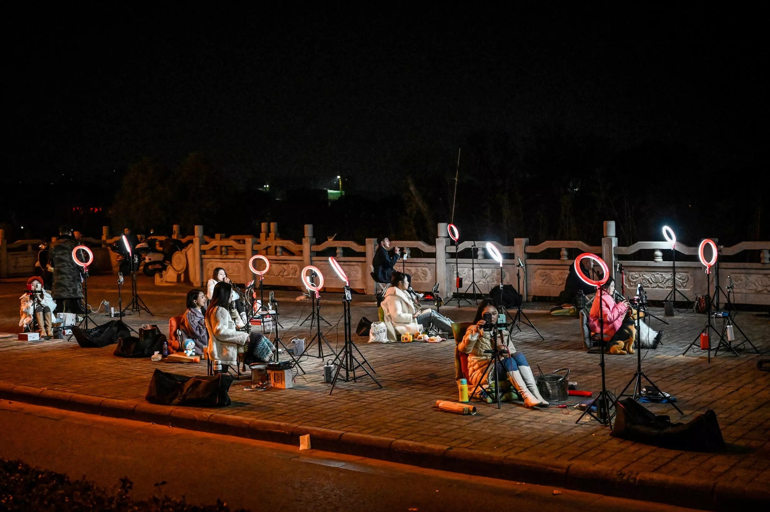 Livestream xuyen dem Trung Quoc anh 1