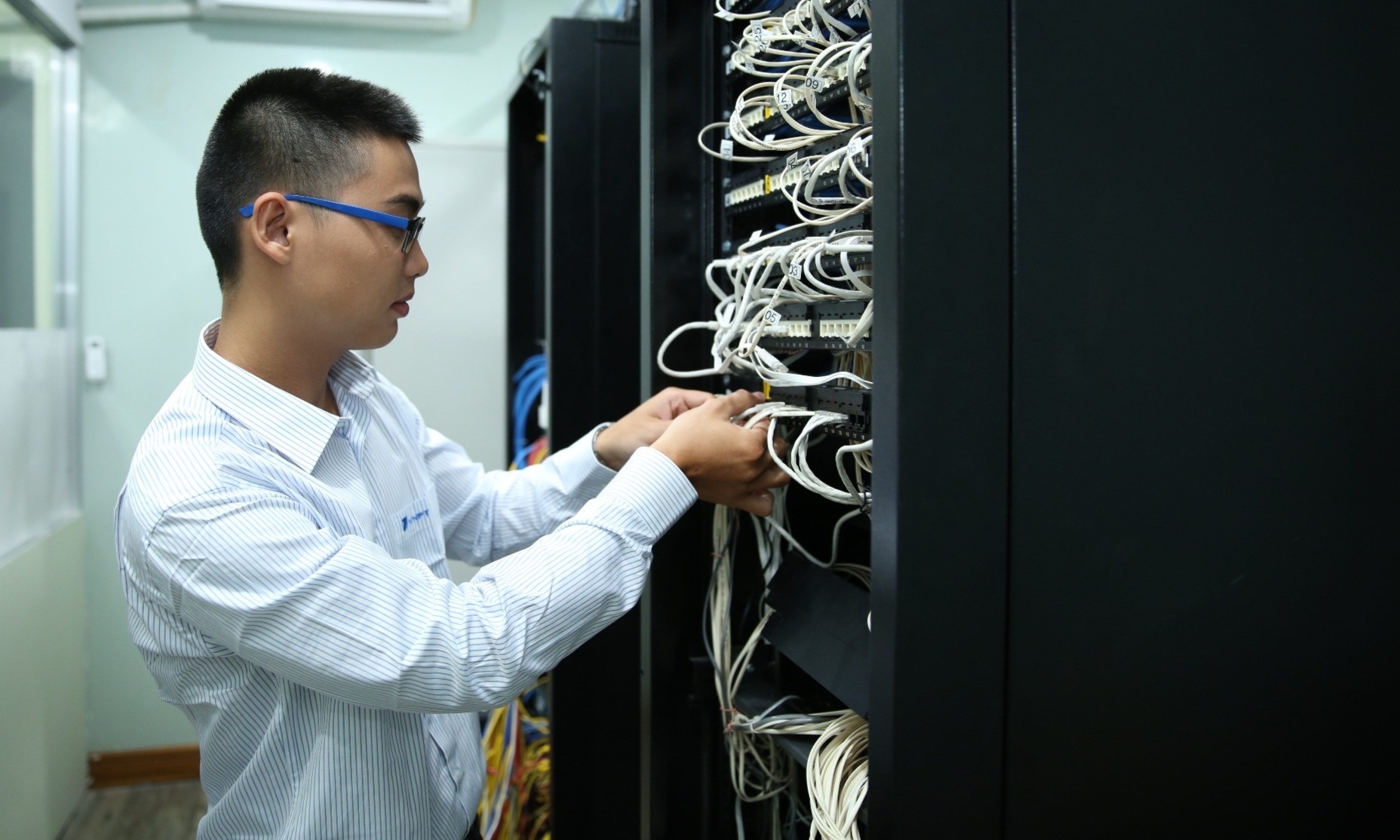 Bao ve 24/7 cac he thong chua du lieu ca nhan dip nghi le 30/4 hinh anh