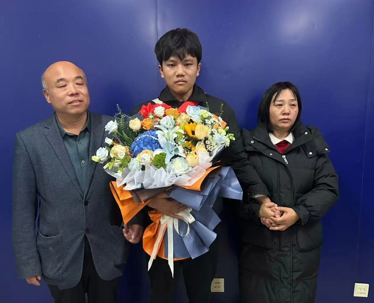 Tim thay con bi bat coc sau 25 nam nho AI hinh anh