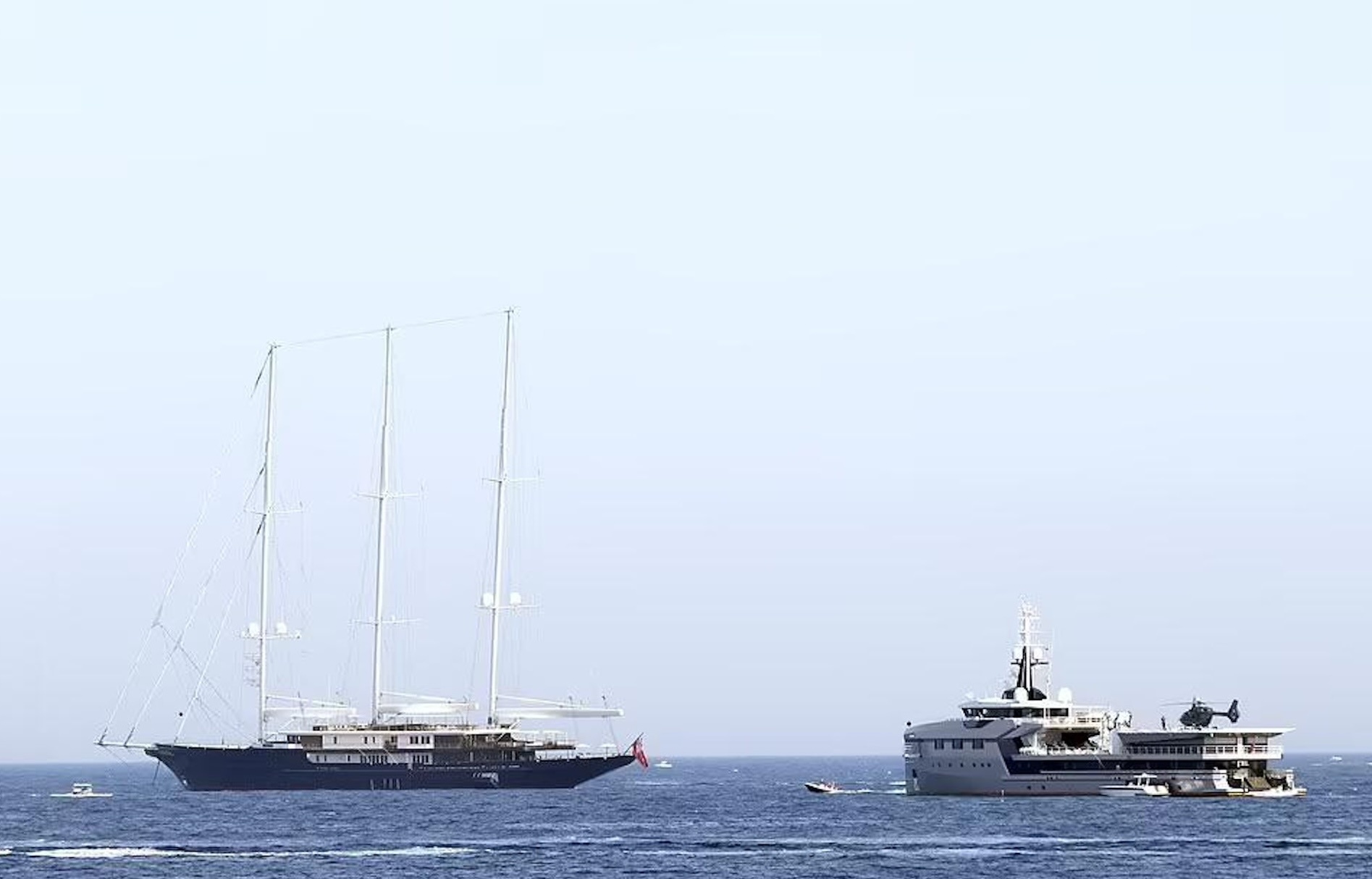 Buc anh khien Jeff Bezos bi phan doi hinh anh