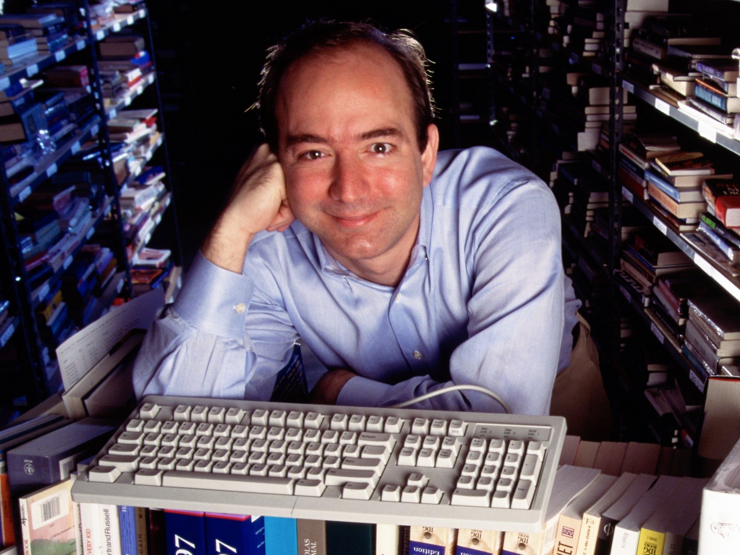 Ban lam viec la doi, tai che tu cua duoc Jeff Bezos dung hon 30 nam hinh anh