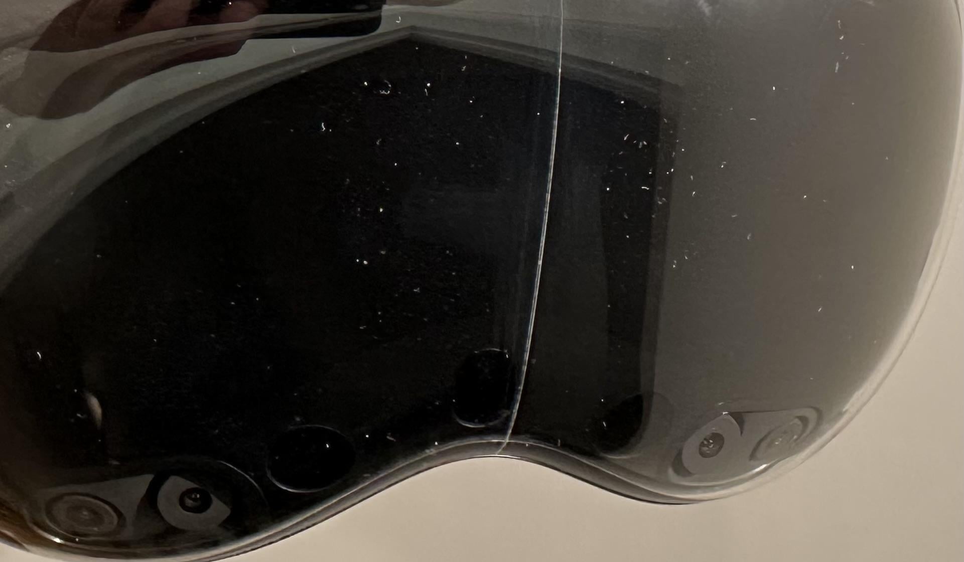 Nhieu kinh Apple Vision Pro nut vo mat guong khong ly do hinh anh