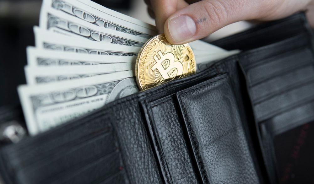 Vi tien so bi lam gia app, nguoi dung mat trang tai san hinh anh