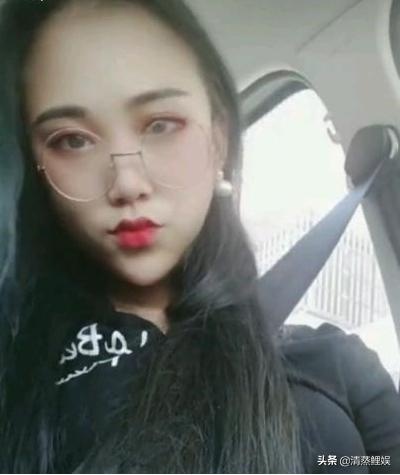 Livestreamer giả nghèo bán hàng ảnh 4 Livestreamer gia ngheo ban hang anh 4