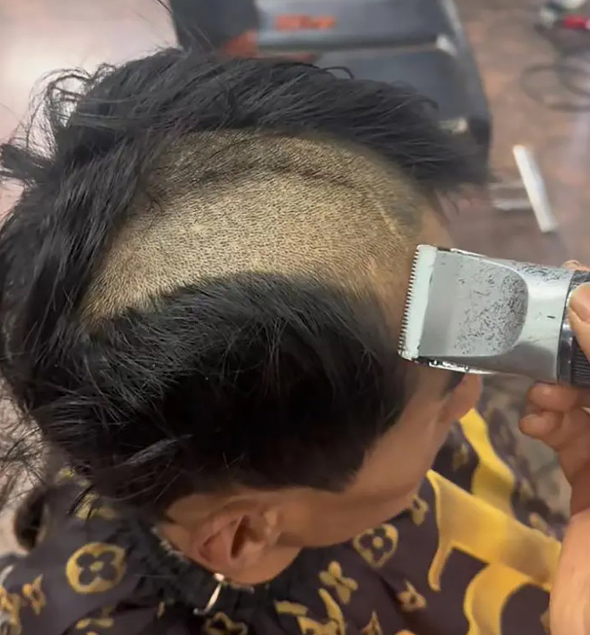 Livestreamer đóng giả huyền thoại ảnh 2 Livestreamer dong gia huyen thoai anh 2