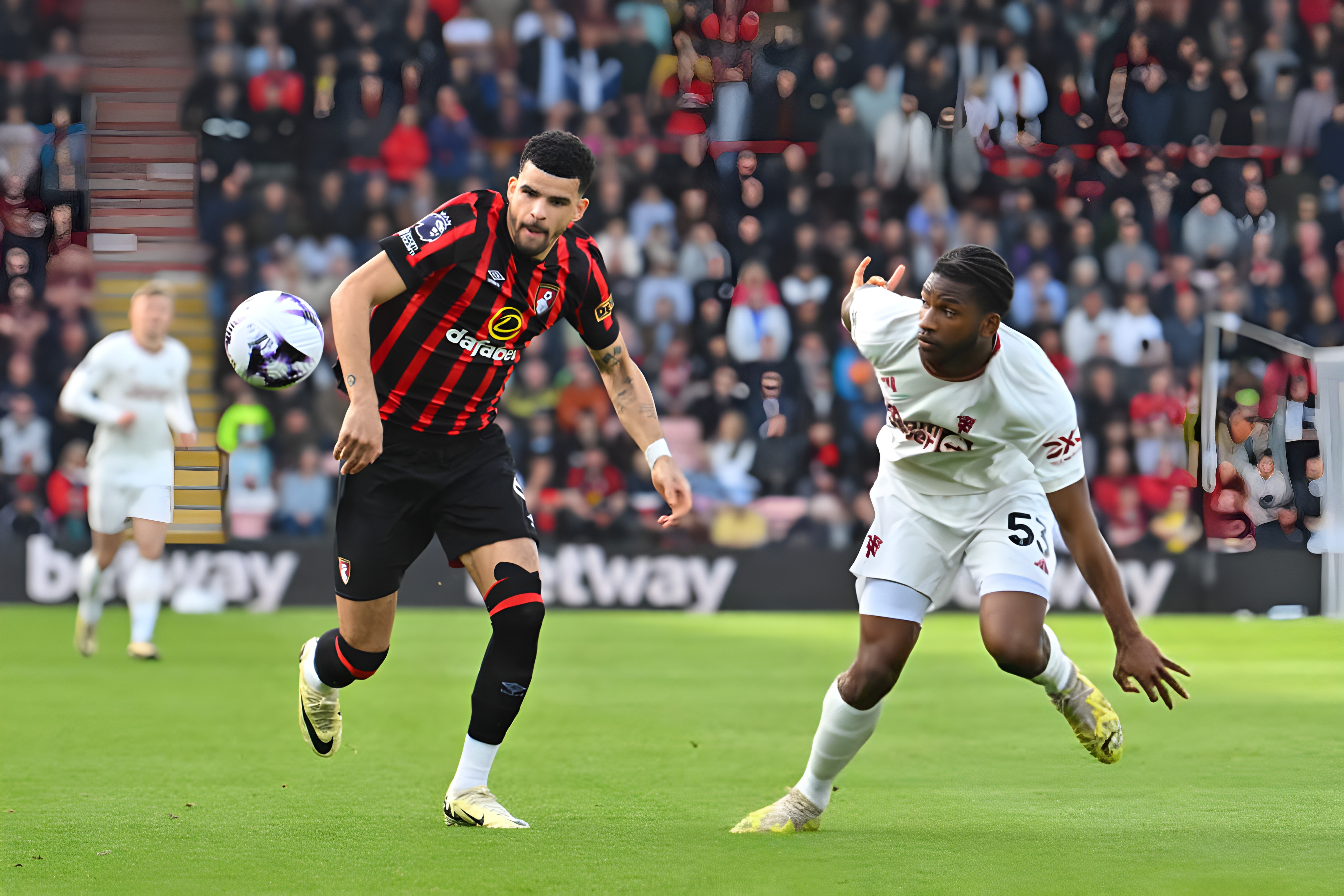 Gan 10.000 nguoi choi om han vi ban tien dao 'gieo sau' cho MU hinh anh