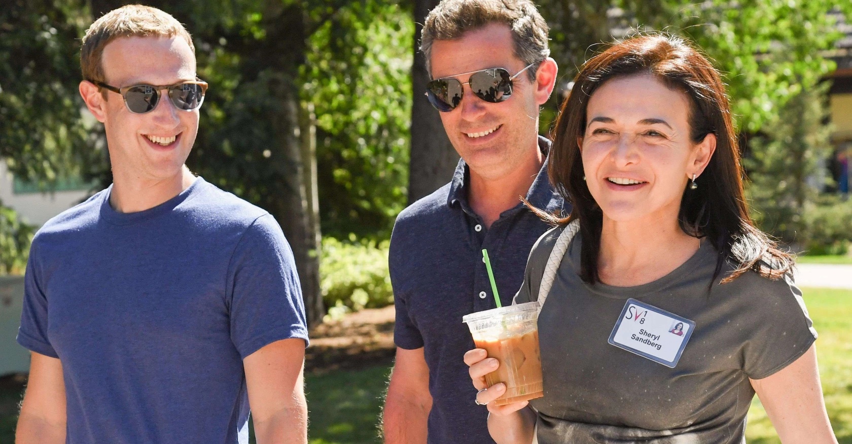 Mark Zuckerberg ‘lot xac’ anh 8