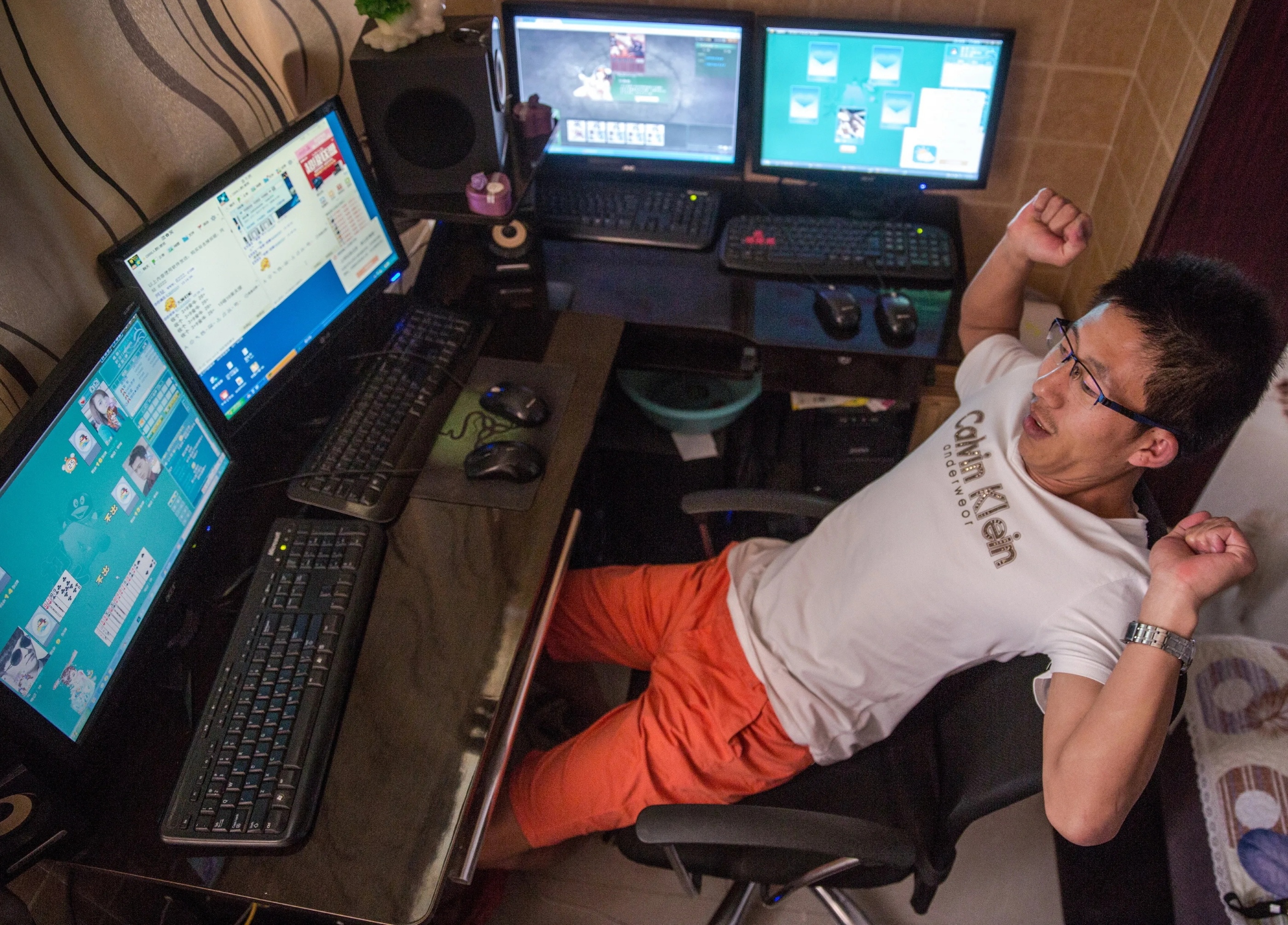 Mat trai nghe cay game ho hinh anh