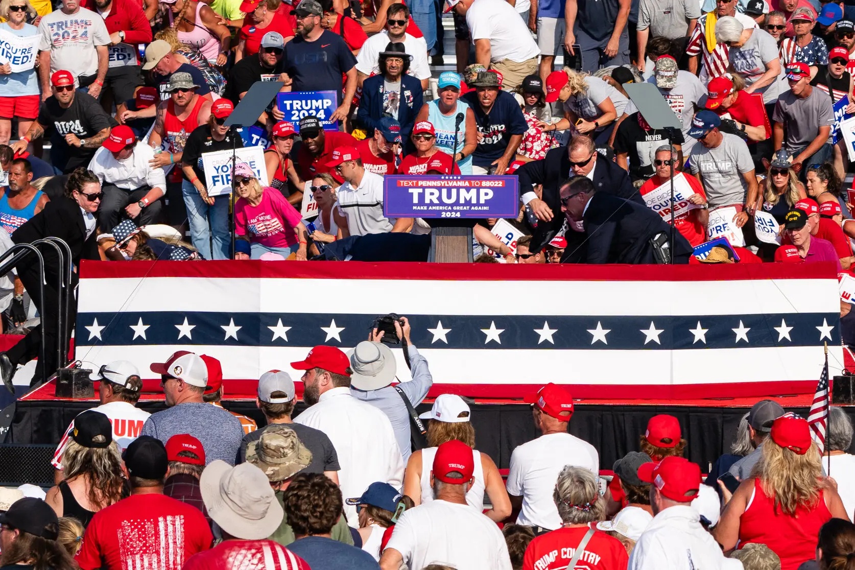 Anh dan suot qua Trump anh 2