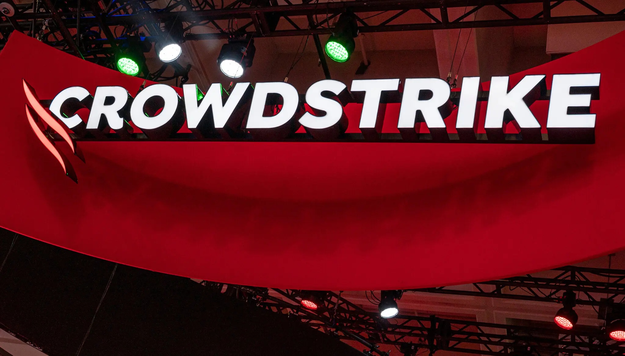 Lam the nao mot ban cap nhat phan mem co the danh sap mot nua Internet hinh anh