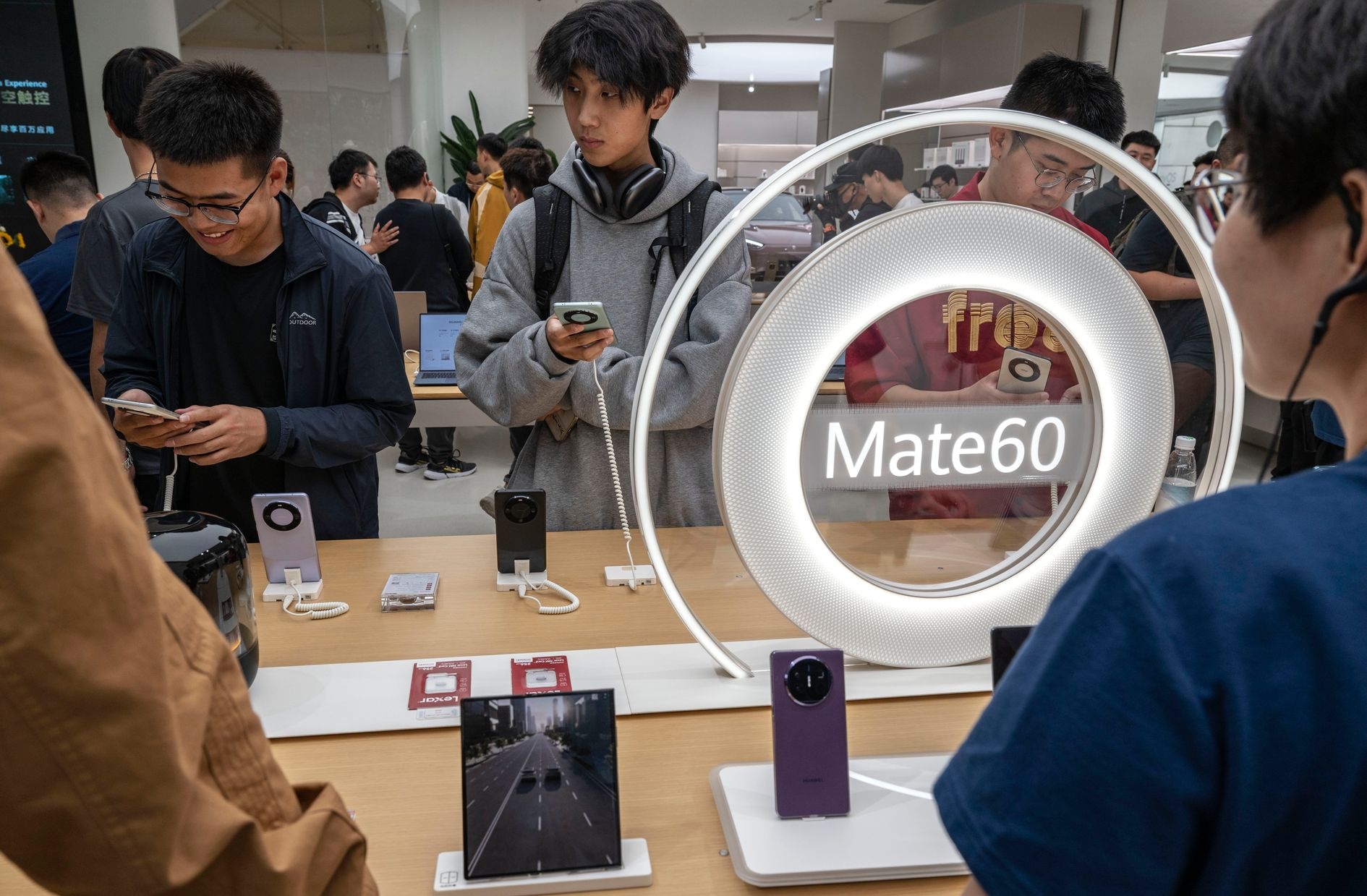 Huawei gio da khac anh 3