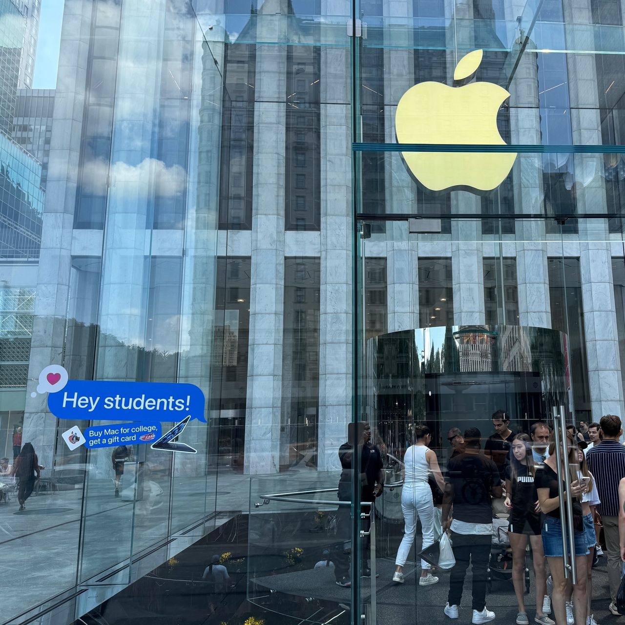 Het giam gia sinh vien anh 1