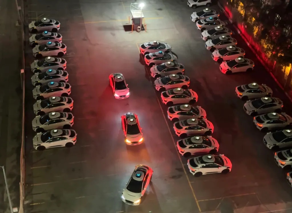 Canh tuong dang so cua xe tu lai o My hinh anh